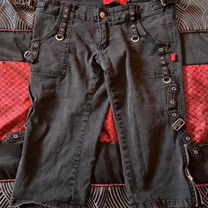 Tripp NYC black denim buckle capri